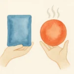 물리치료실에서 일하다 보면 거의 매일 듣는 질문이 있습니다. "냉찜질 해야 해요, 온찜질 해야 해요?" 다치거나 아플 때 찜질이 도움이 된다는 건 다들 아시는데, 냉찜질 온찜질 언제 해야 하는지는 헷갈리시는 분들이 많더라고요. 실제로 발목 삐고 온찜질 했다가 더 부어서 오신 분도 계시고, 담 걸렸는데 냉찜질 해서 오히려 뻣뻣해졌다는 분도 계셨어요. 오늘은 15년차 물리치료사로서 환자분들께 설명드리는 그대로 냉찜질 온찜질 차이와 상황별 선택법을 정리해 봤습니다. 근육통 냉찜질 온찜질 중 뭘 해야 할지, 냉찜질 온찜질 순서는 어떻게 되는지까지 알려드릴게요.